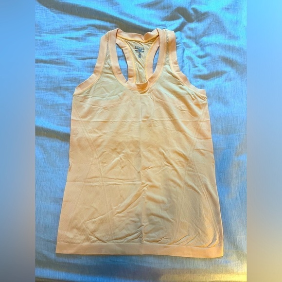 Athleta Momentum Seamless Nylon Tank Top in Mango - Picture 3 of 8